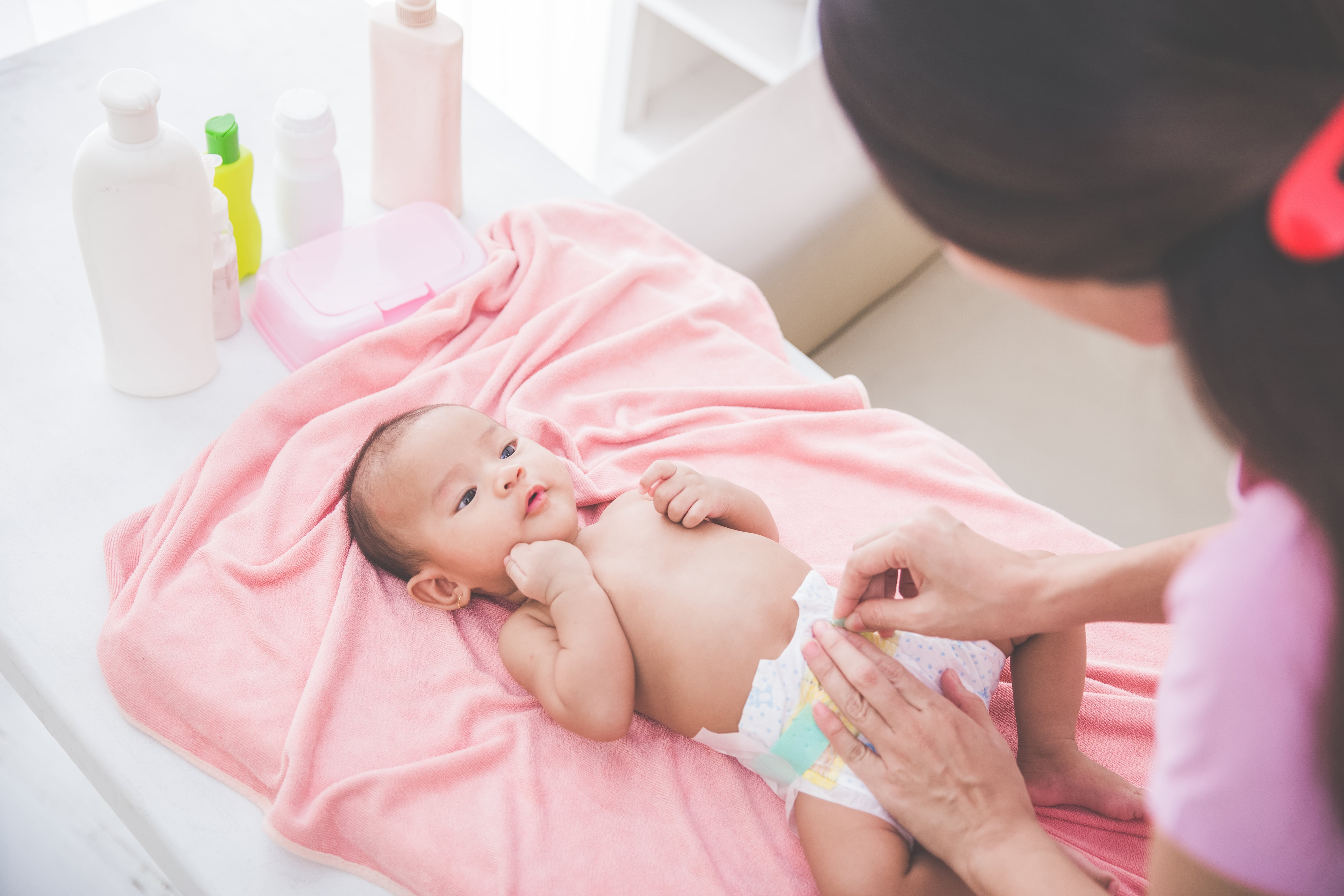 Pahami Frekuensi BAB Bayi Pasca MPASI 6 bulan
